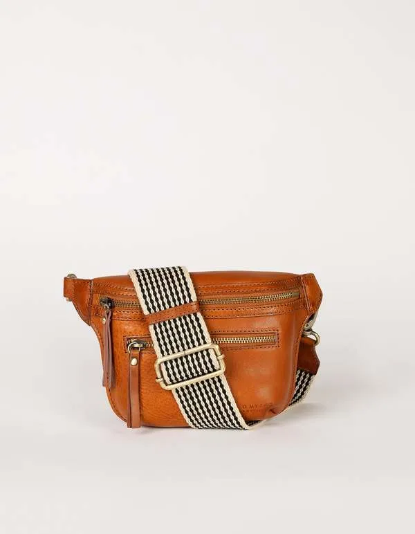 Beck Leather Bum Bag - Oak