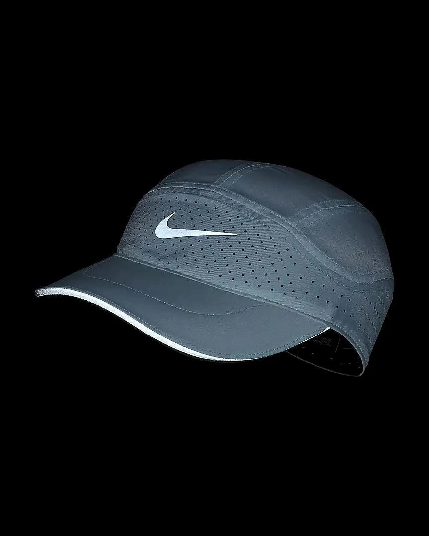 Nike AeroBill Tailwind