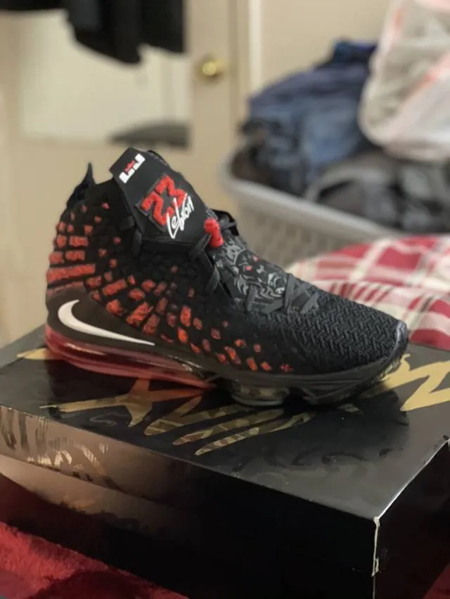 Nike LeBron 17 Infrared