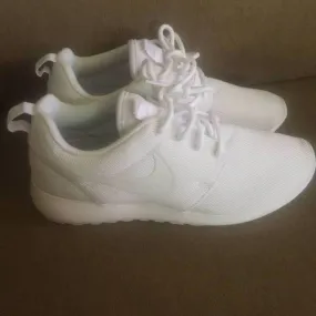 Nike Roshe One Triple White