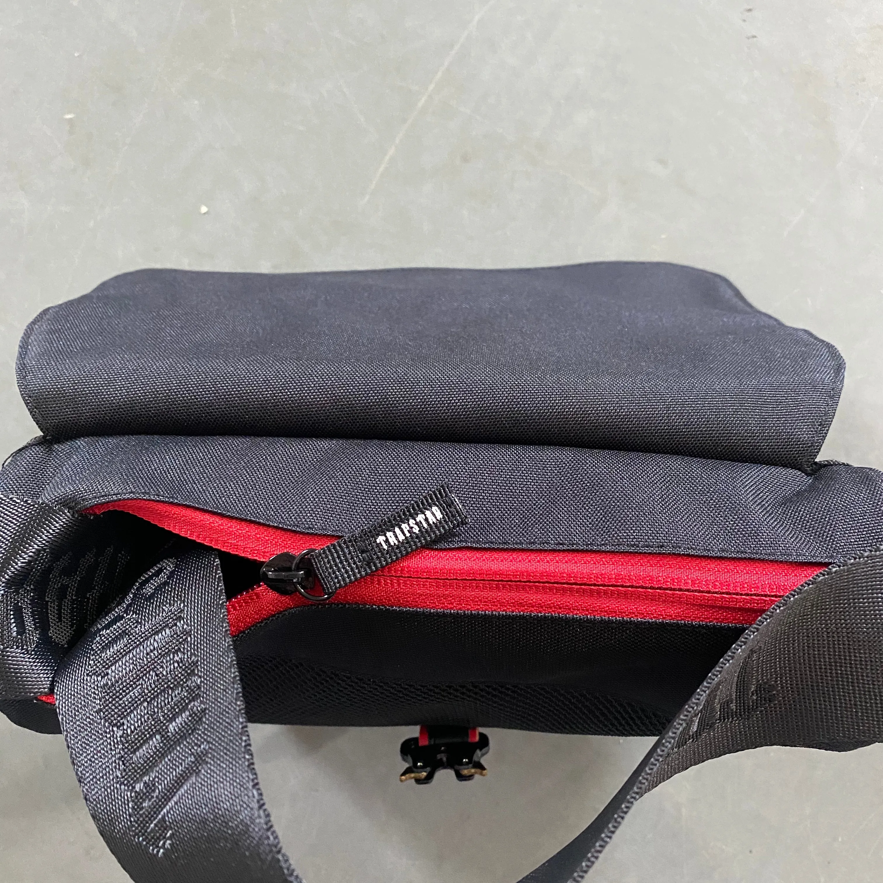 Shoulder Bag Black & Red