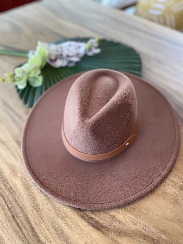 Wide brim panama hat in vegan felt