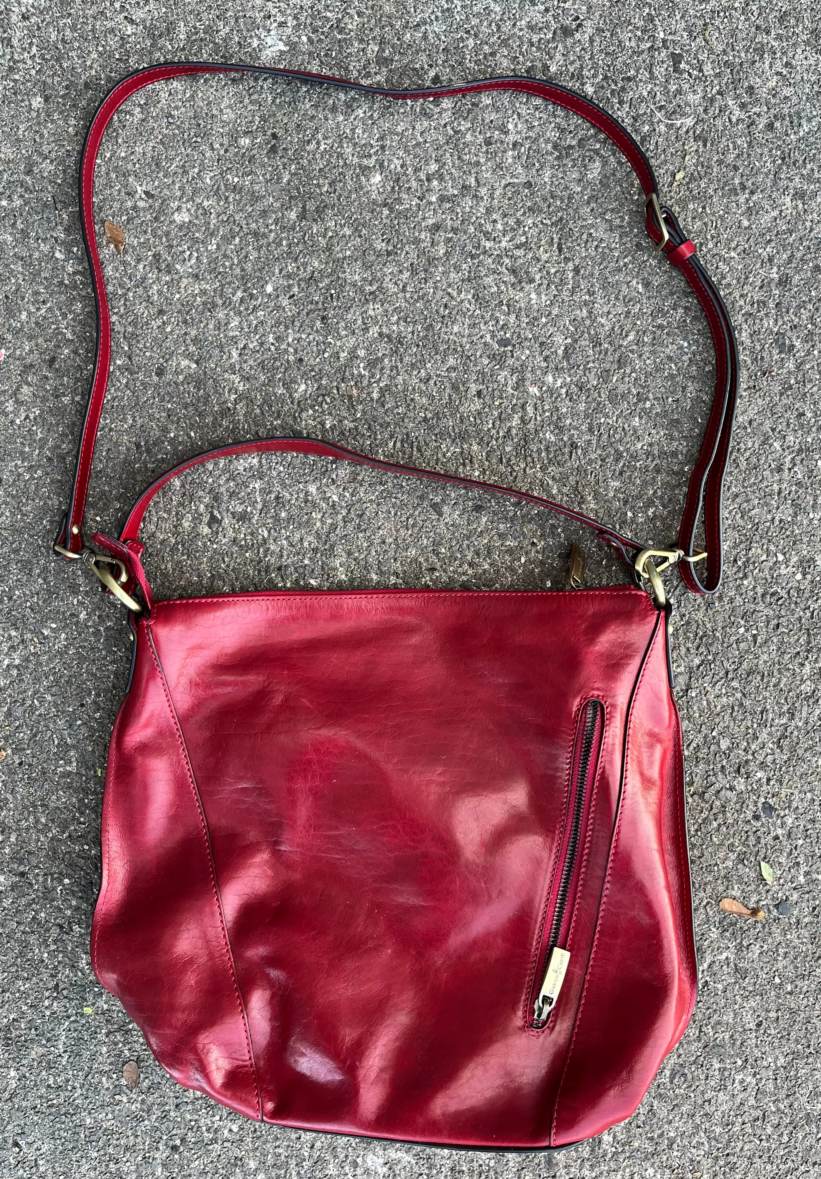 Wine red shoulder bag