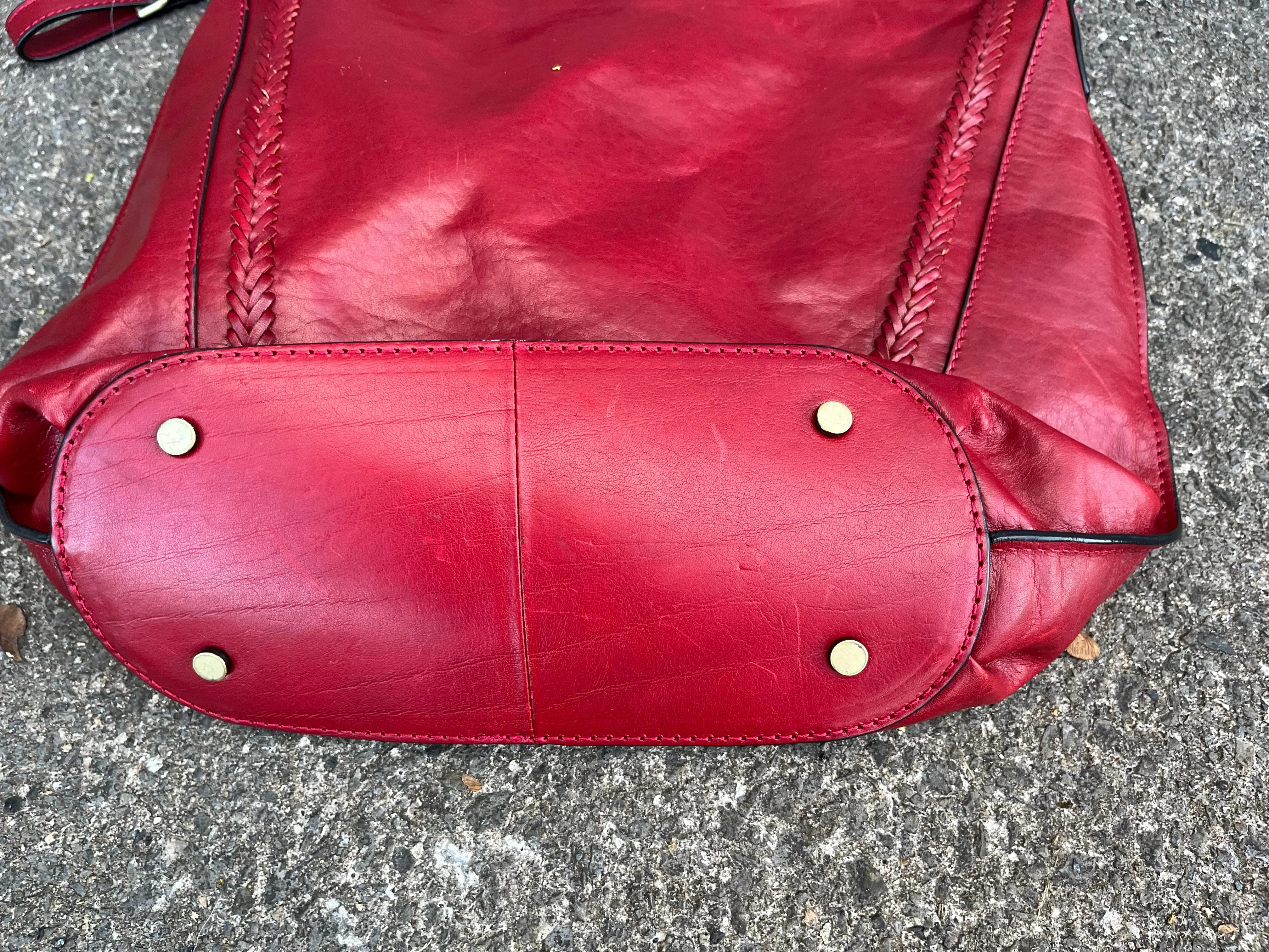 Wine red shoulder bag